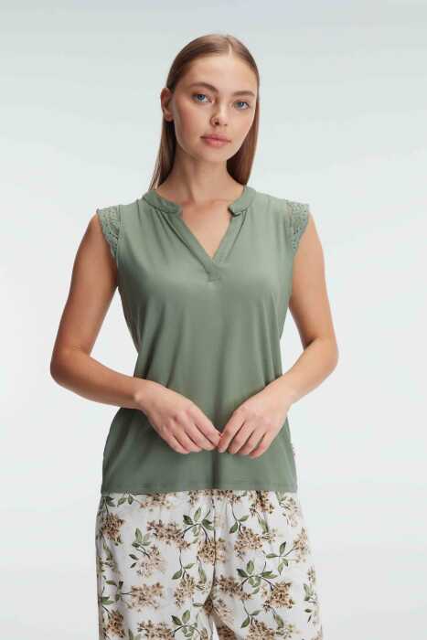 Anıl 9939 Kısa Kol V Yaka Kadın Viskon Çiçek Desenli Yazlık Örme Dantel Detaylı Pijama Takımı - 2