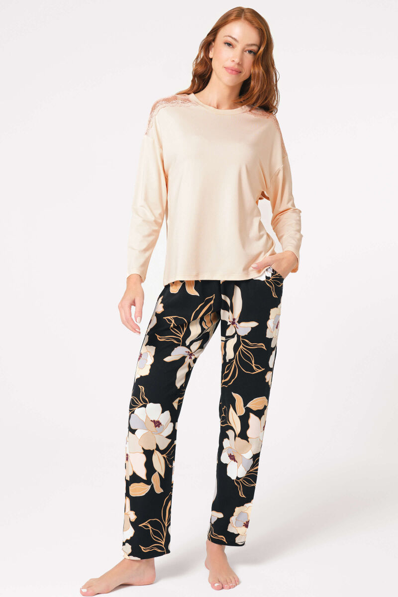 Anıl 9847 Uzun Kol Bisiklet Yaka Viskon Çiçek Desenli Kışlık Örme Normal Bel Düğmeli Dantel Detaylı Pijama Takımı - 3