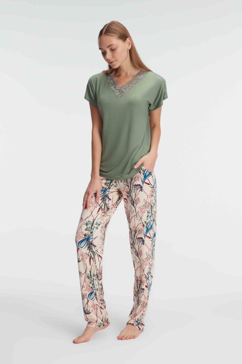 Anıl 9880 Kısa Kol V Yaka Kadın Viskon Çiçek Desenli Yazlık Örme Dantel Detaylı Pijama Takımı - 4