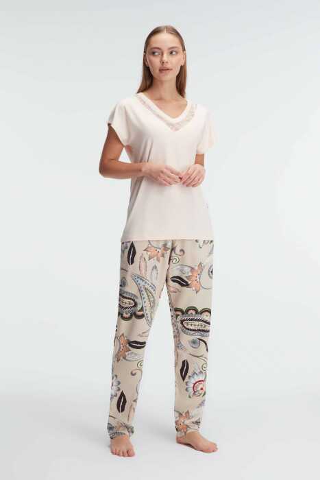 Anıl 9899 Kısa Kol V Yaka Kadın Viskon Çiçek Desenli Yazlık Örme Dantel Detaylı Pijama Takımı - 1