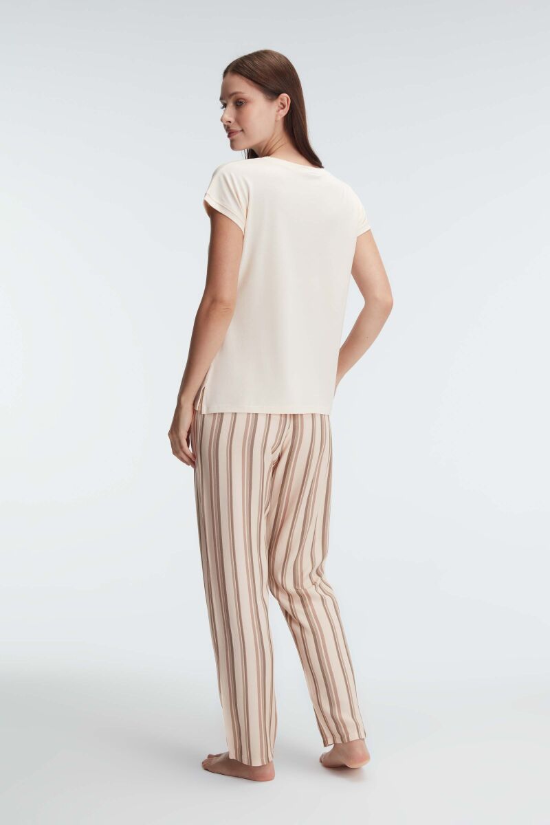 Anıl 9935 Kısa Kol Bisiklet Yaka Kadın Viskon Çizgili Desenli Yazlık Dokuma Normal Bel Pijama Takımı - 3