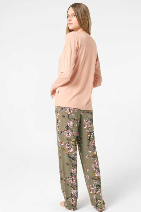 Anıl 9843 Uzun Kol V Yaka Viskon Çiçek Desenli Kışlık Örme Normal Bel Dantel Detaylı Pijama Takımı - 3