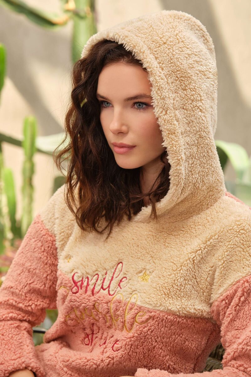 Kadın Polar Kumaş Göğüs İşlemeli Kapüşonlu Uzun Kol Sweatshirt ve Fitilli Kadife Pantolon Pijama Takım (9754) - 2