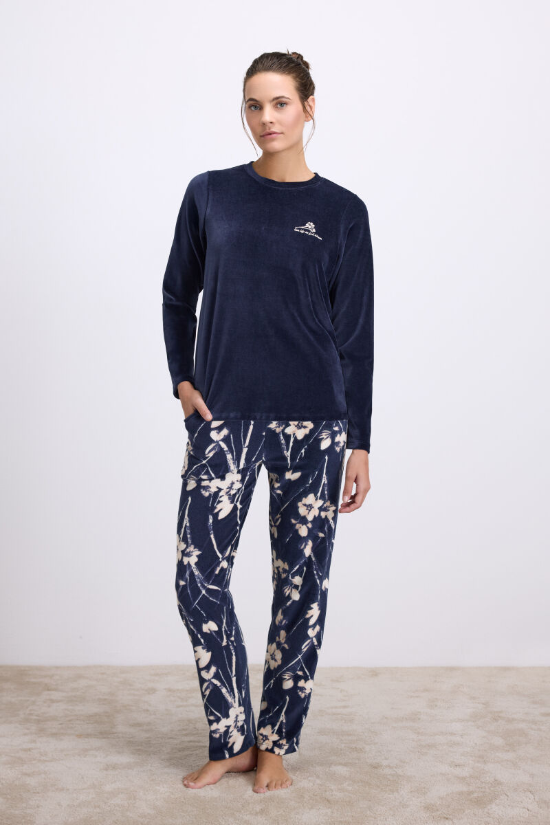 Anil Kadın Uzun Kollu Kadife T-Shirt ve Çiçek Desenli Pantolon Pijama Takımı 11536 - 1