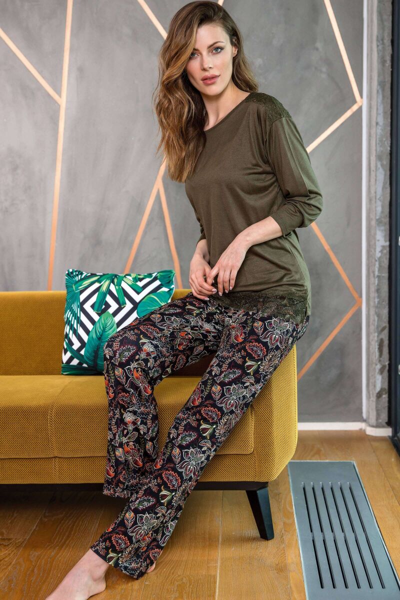 Kadın Viskon Omuzu Dantelli Uzun Kollu T-Shirt ve Çiçek Baskılı Pantolon Pijama Takım (9633) - 1
